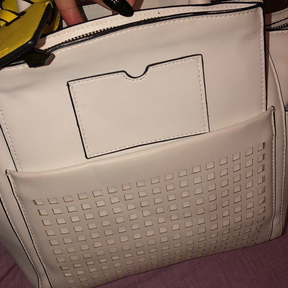 White Reed purse - Picture 3 of 7